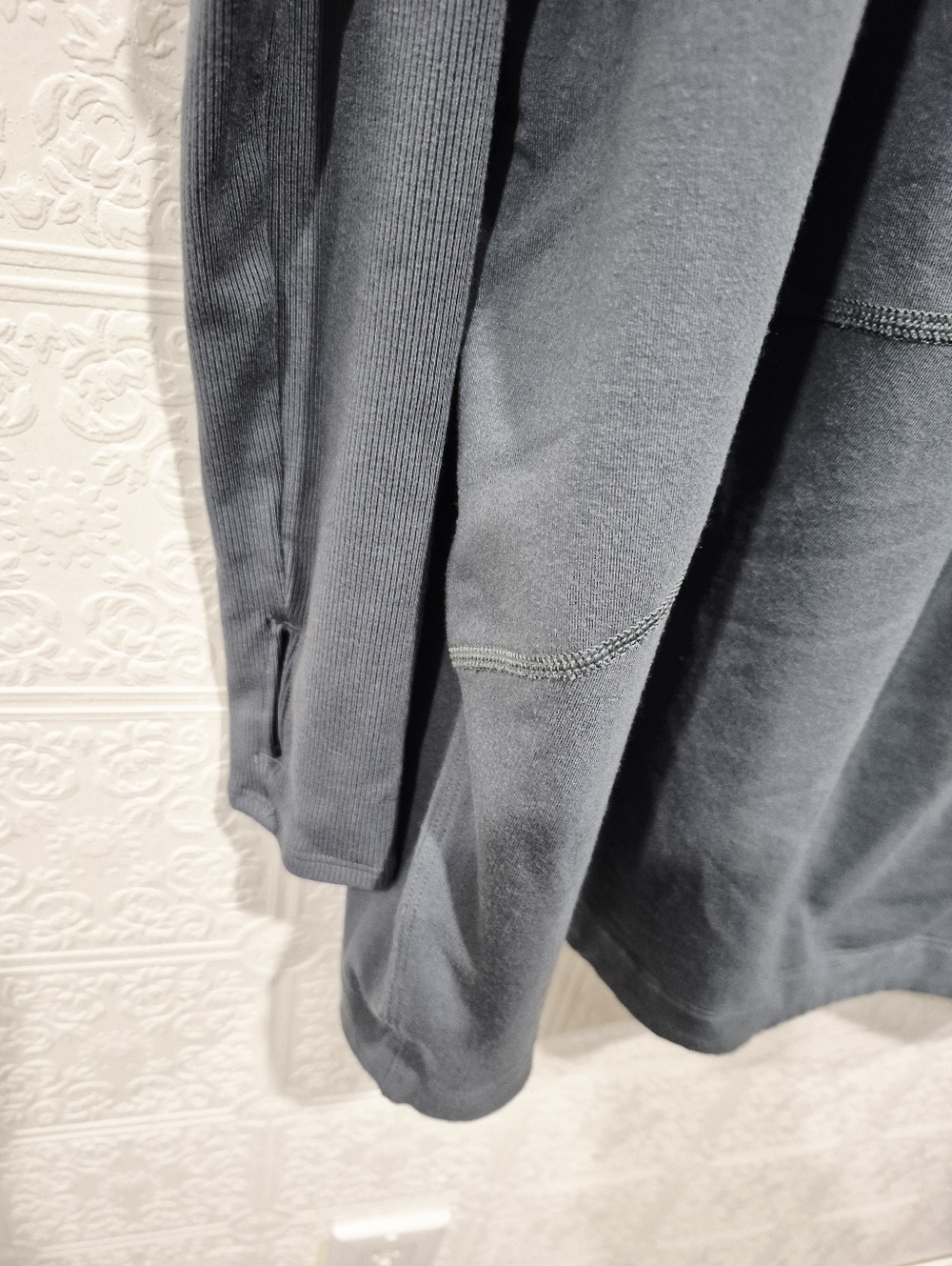 Lululemon Back In Action Wrap Sea Steel - Picture 8 of 9